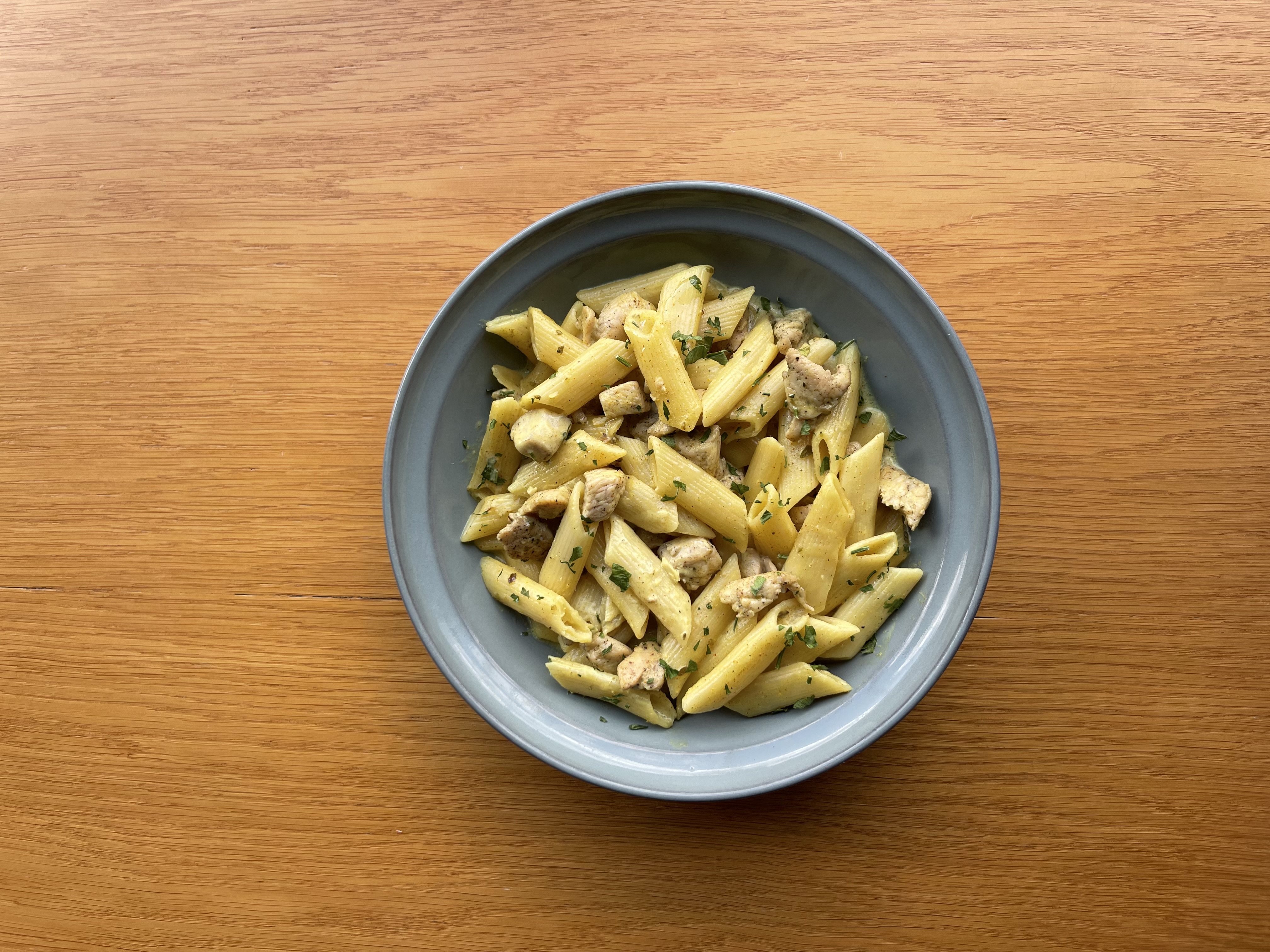 Köri Soslu Tavuklu makarna